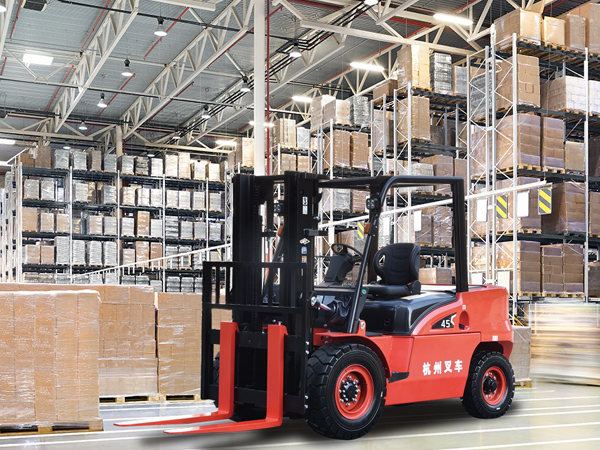 4-5噸X系列內(nèi)燃叉車